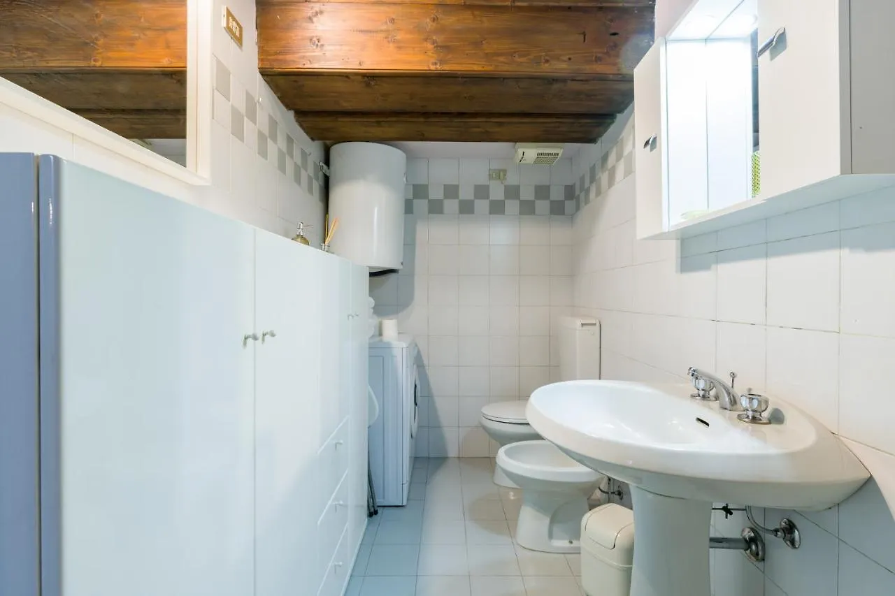 Leoncin D'Oro Apartment Verona 0*,  Italy