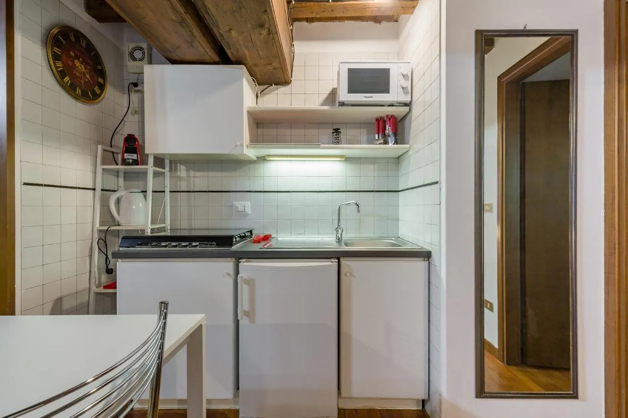 Leoncin D'Oro Apartment Verona Italy