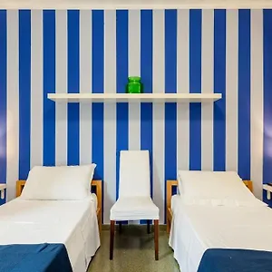 https://ferrari-wifi-flexyrent-apartment.it-lombardy.com