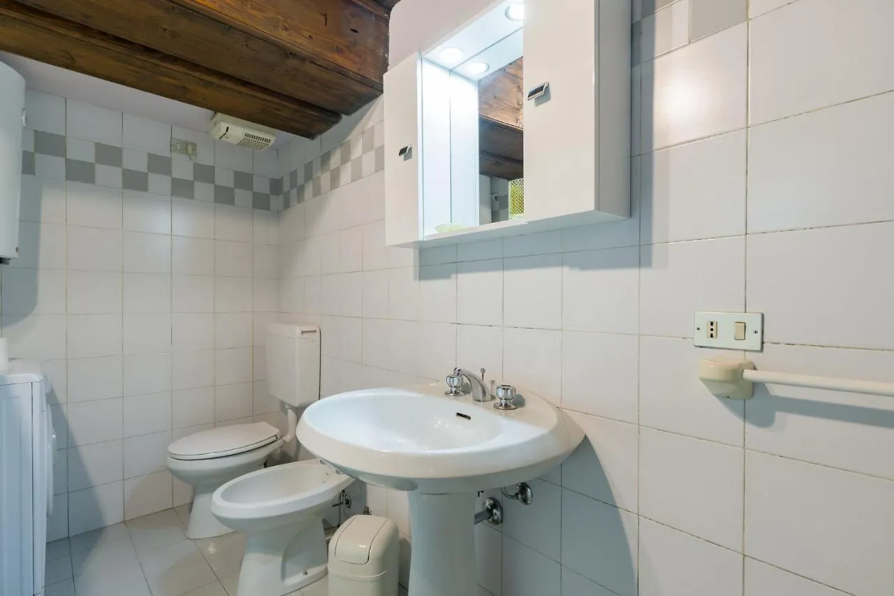Leoncin D'Oro Apartment Verona Italy