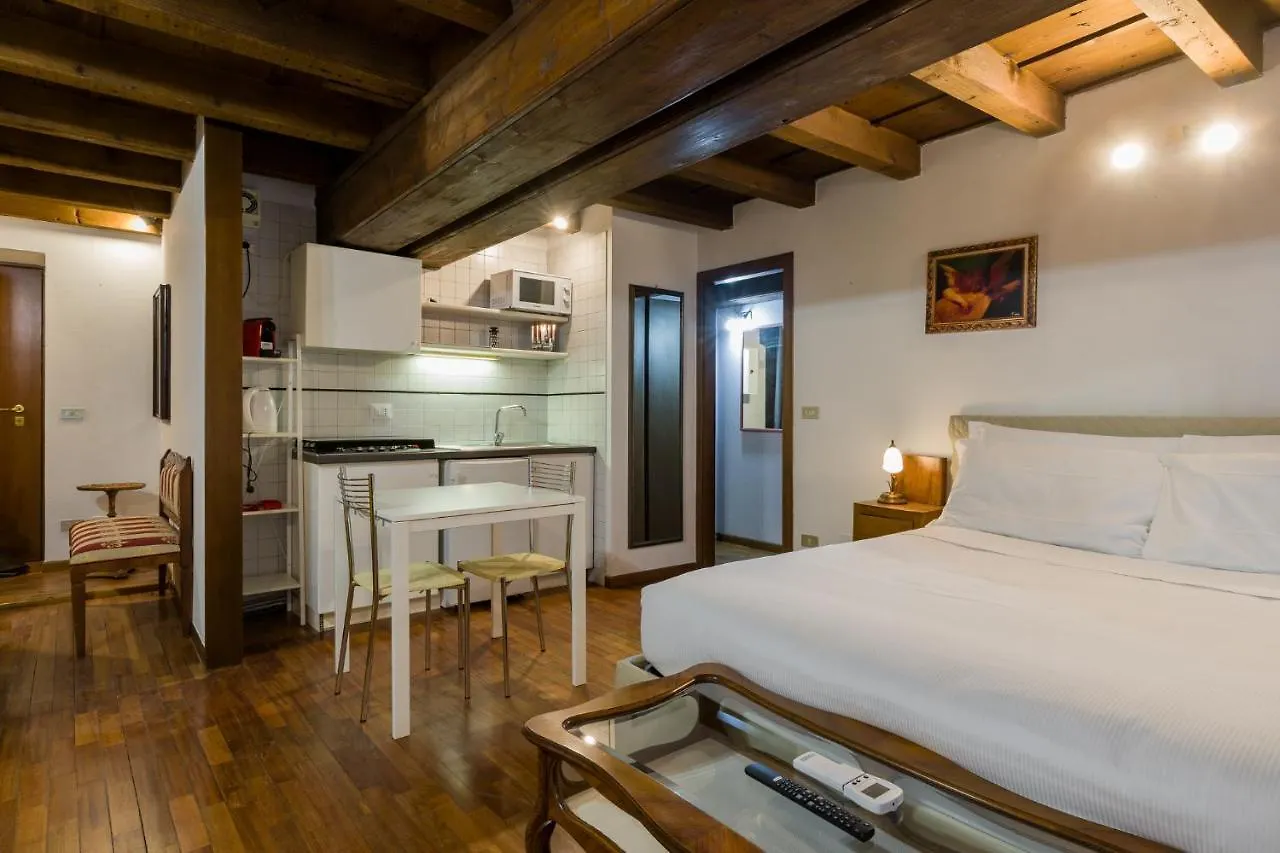 Leoncin D'Oro Apartment Verona Italy