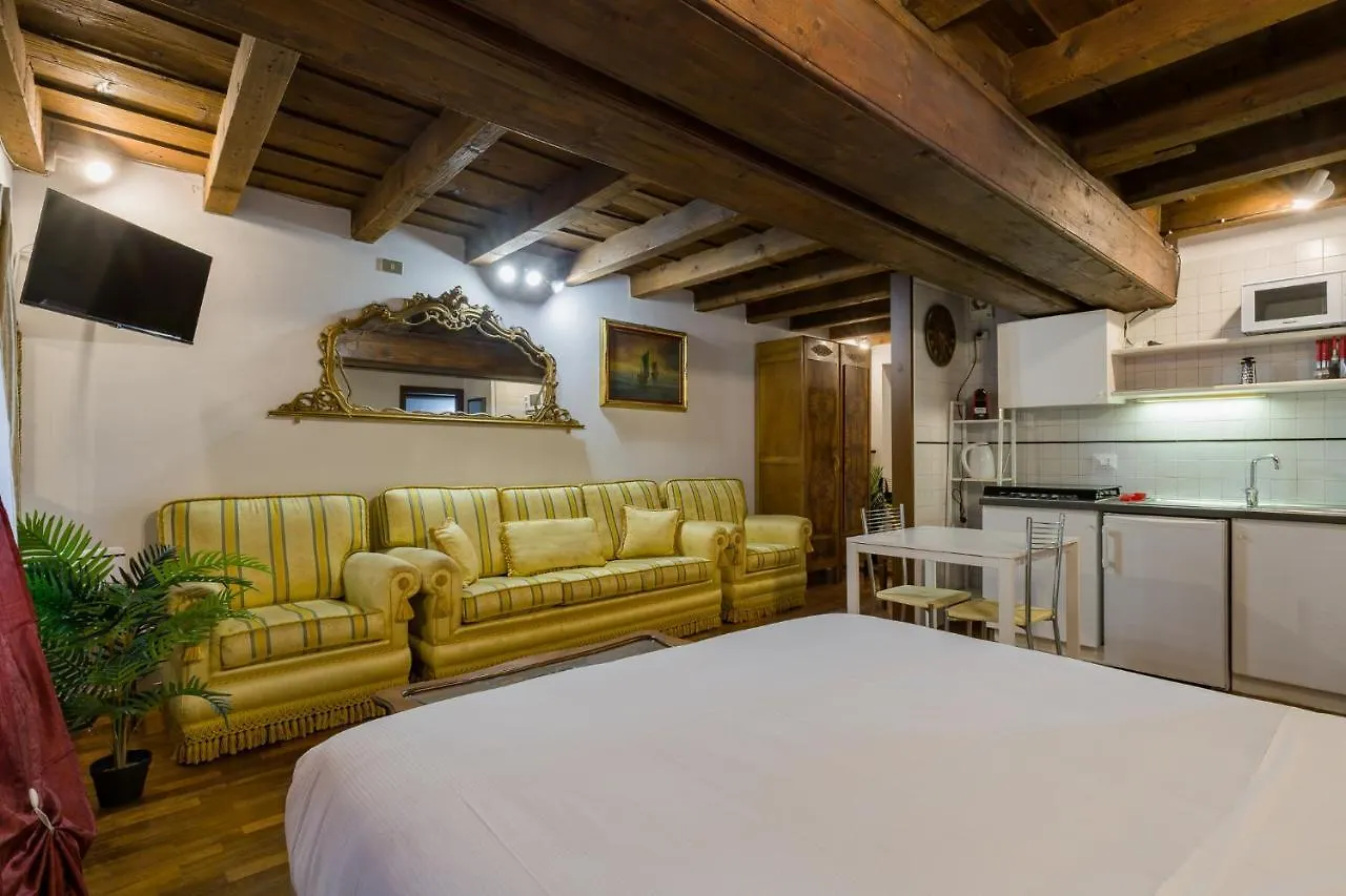 Leoncin D'Oro Apartment Verona